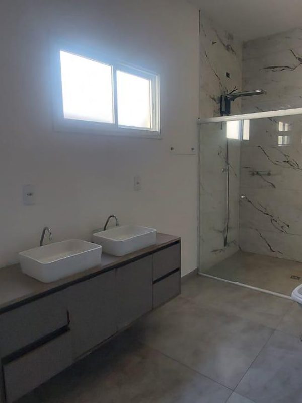 1c0365c9-be75-425a-9e15-910285e1a946