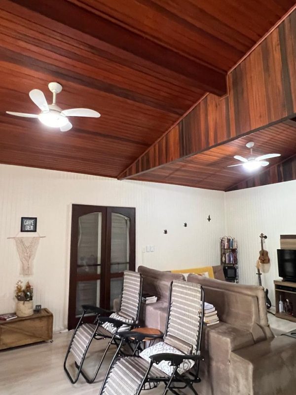 83367b9a-285d-4f21-9afa-2a96b8833d3e