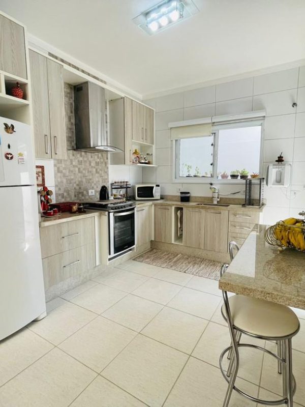 bf79303e-ad4e-42df-af4e-af2706314bbc