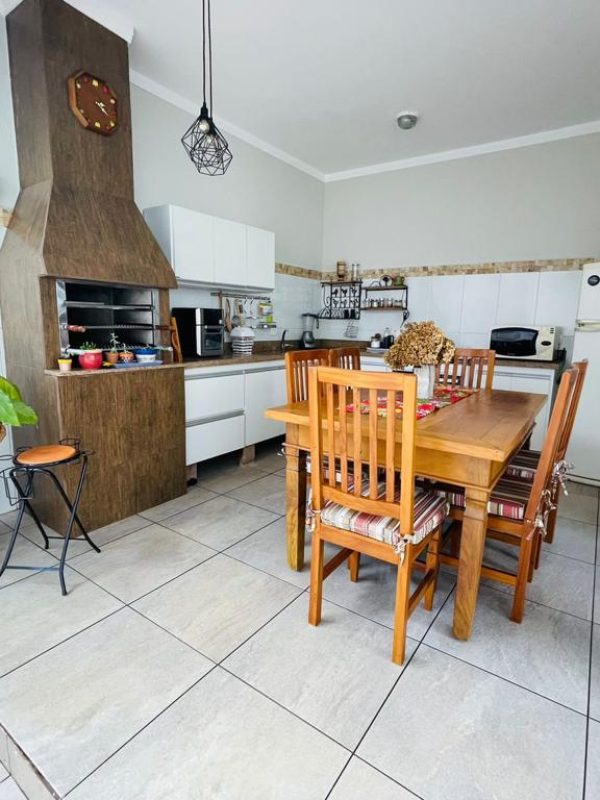 e2c44f8c-e096-494d-9028-498ca1622da9